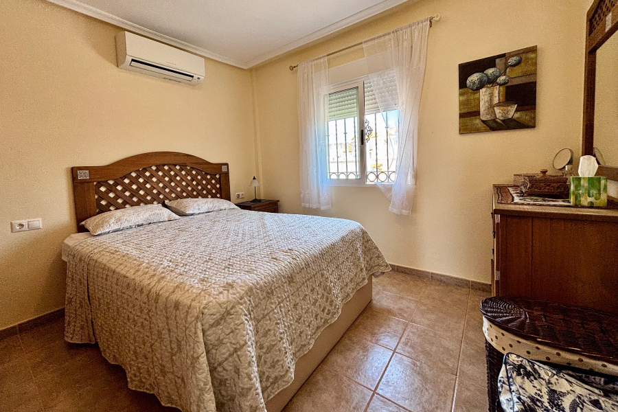 Resale - Villa / Semi detached - Guardamar del Segura - El Raso