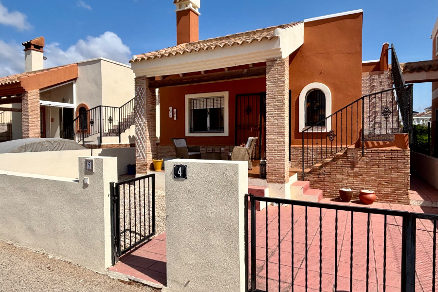 Resale - Villa / Semi detached - Guardamar del Segura - El Raso