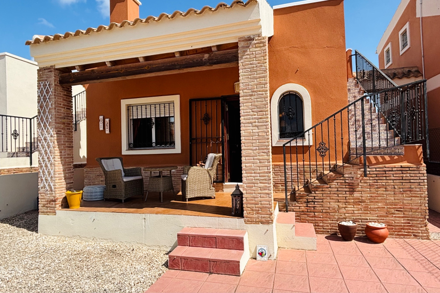 Resale - Villa / Semi detached - Guardamar del Segura - El Raso