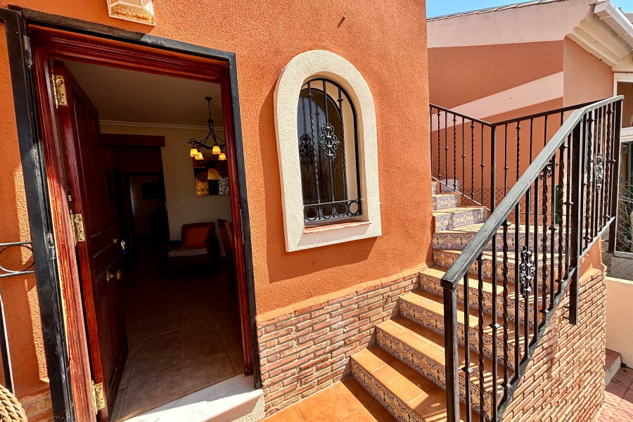 Resale - Villa / Semi detached - Guardamar del Segura - El Raso