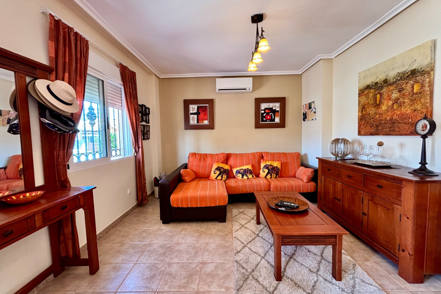Resale - Villa / Semi detached - Guardamar del Segura - El Raso