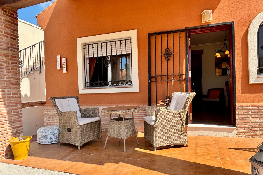 Resale - Villa / Semi detached - Guardamar del Segura - El Raso