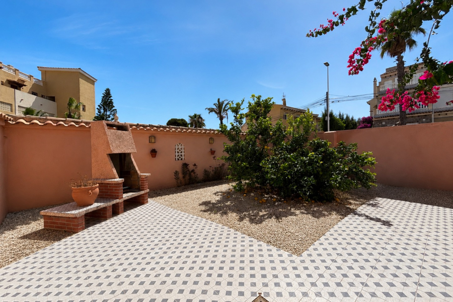 Resale - Apartamento/Bungalow - Torrevieja  - La Rosaleda - Los Frutales