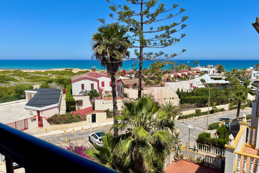 Resale - Lägenhet / Bungalow  - Torrevieja  - La Mata