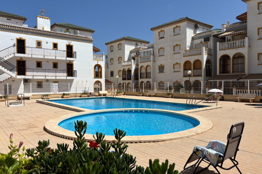 Resale - Apartment/Bungalow - Torrevieja  - La Mata