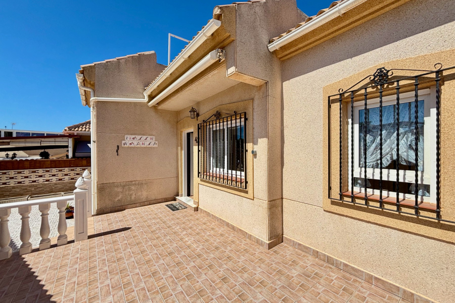 Z drugiej ręki - Willa  - Torrevieja  - La Rosaleda - Los Frutales