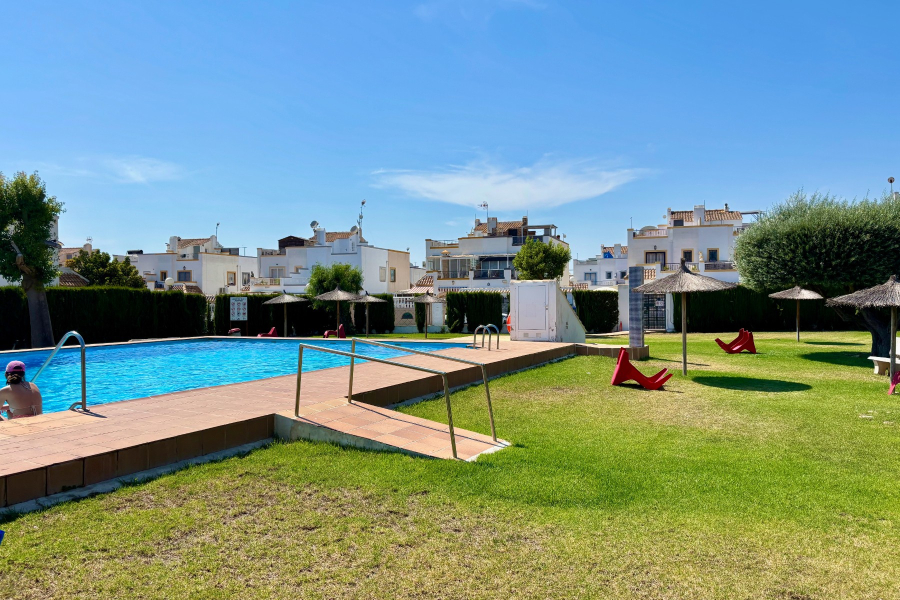 Resale - Radhus / Duplex - Torrevieja  - Jardín del Mar