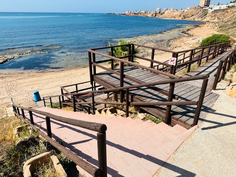 Duplex / Adosado - Resale - Torrevieja  - EC02400