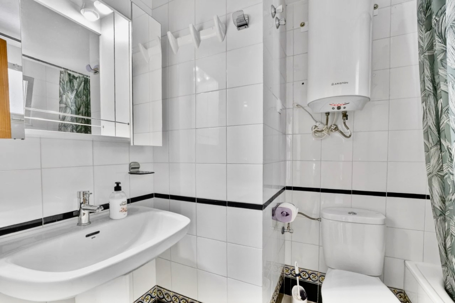 Resale - Lägenhet / Bungalow  - Torrevieja  - Aguas Nuevas