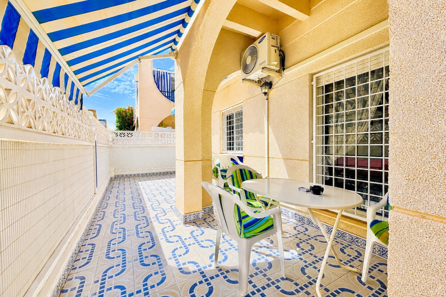Resale - Lägenhet / Bungalow  - Torrevieja  - La Mata