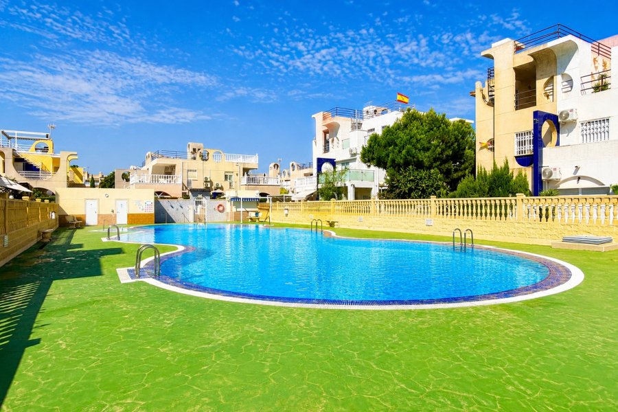 Resale - Lägenhet / Bungalow  - Torrevieja  - La Mata