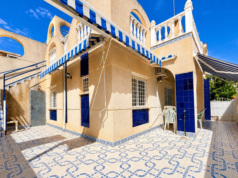 Apartment/Bungalow - Resale - Torrevieja  - E001087