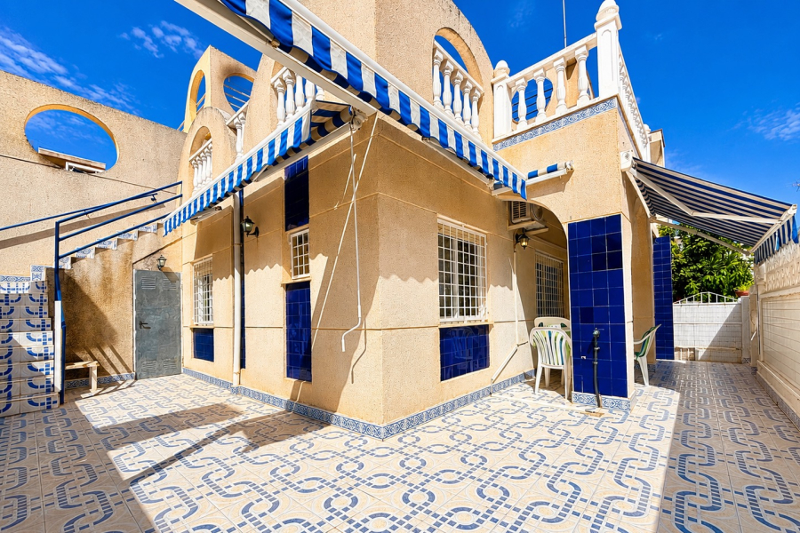 Resale - Lägenhet / Bungalow  - Torrevieja  - La Mata