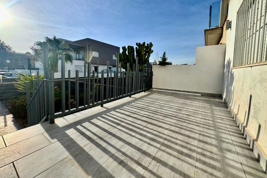 Resale - Radhus / Duplex - Torrevieja  - Aguas Nuevas