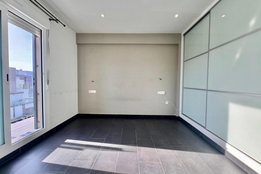 Resale - Radhus / Duplex - Torrevieja  - Aguas Nuevas