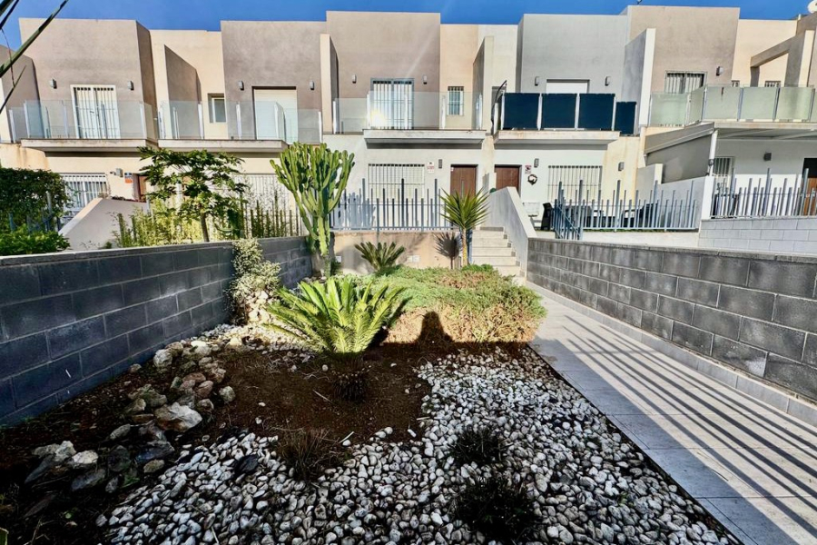 Resale - Radhus / Duplex - Torrevieja  - Aguas Nuevas