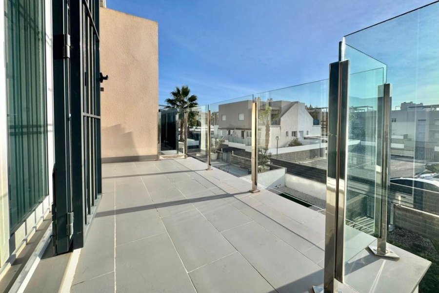 Resale - Radhus / Duplex - Torrevieja  - Aguas Nuevas