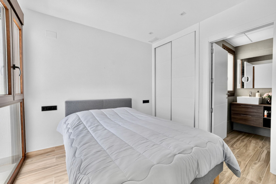 Resale - Villa - Torrevieja  - Los Balcones