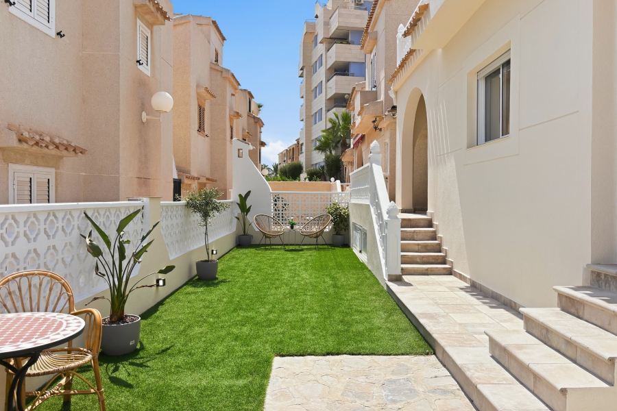 Resale - Villa / Semi detached - Torrevieja  - Torreblanca