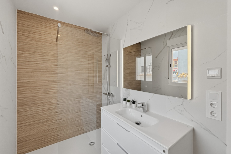 Resale - Villa / Semi detached - Torrevieja  - Torreblanca
