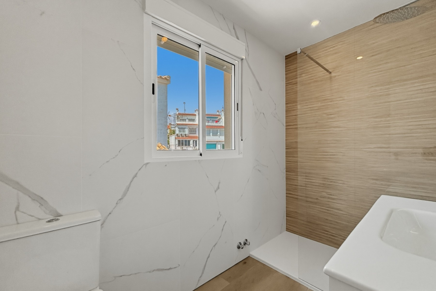 Resale - Villa / Semi detached - Torrevieja  - Torreblanca