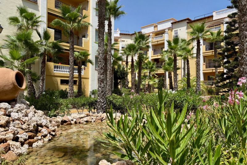 Apartment/Bungalow - Resale - Torrevieja  - Los Locos