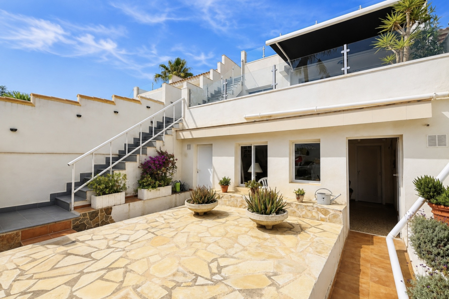 Resale - Duplex / Adosado - Torrevieja  - La Mata