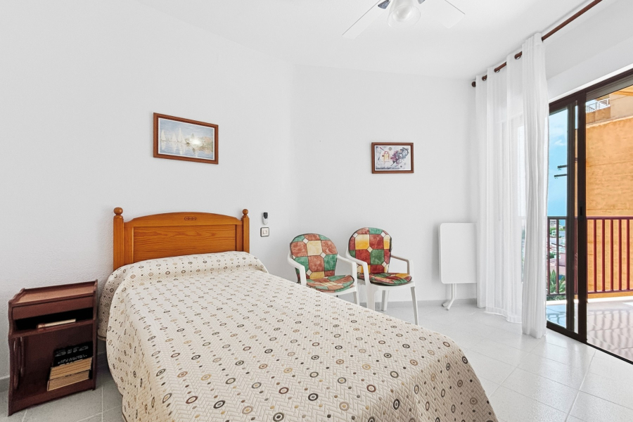 Resale - Lägenhet / Bungalow  - Torrevieja  - Lomas del Mar