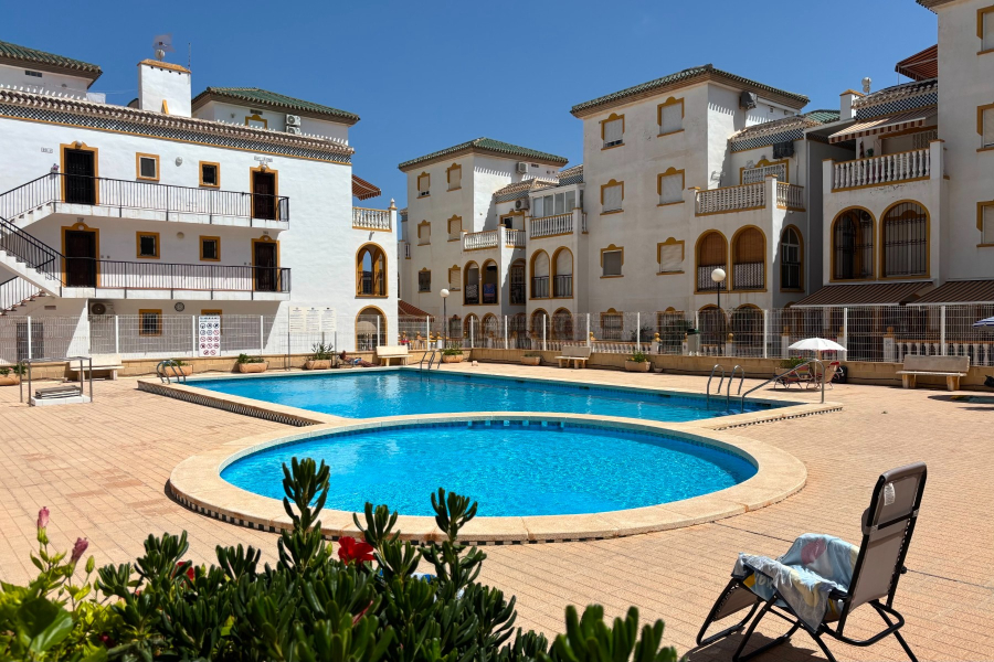 Resale - Apartment/Bungalow - Torrevieja  - Molino Blanco