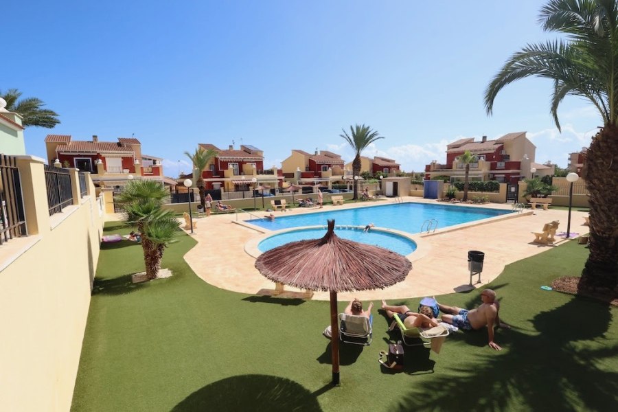 Resale - Apartment/Bungalow - Torrevieja  - Aguas Nuevas