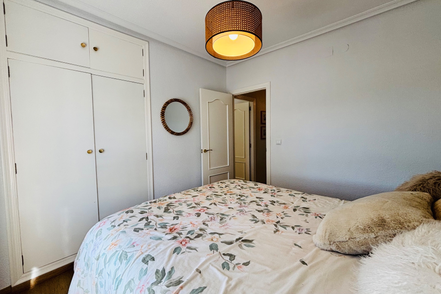 Resale - Lägenhet / Bungalow  - Alicante - Arenales del Sol
