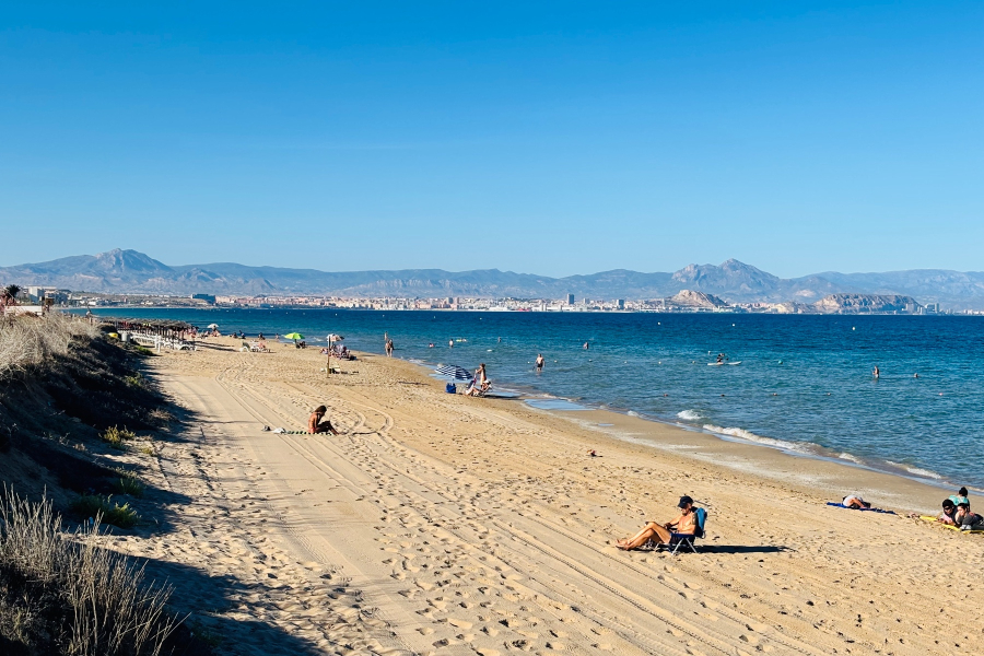 Resale - Lägenhet / Bungalow  - Alicante - Arenales del Sol