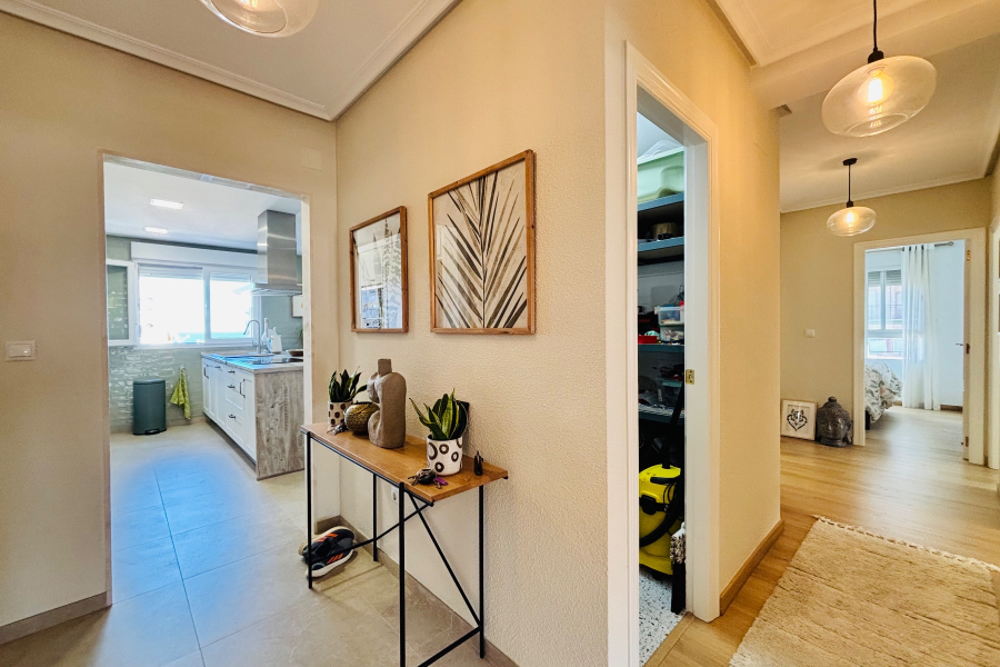Resale - Lägenhet / Bungalow  - Alicante - Arenales del Sol