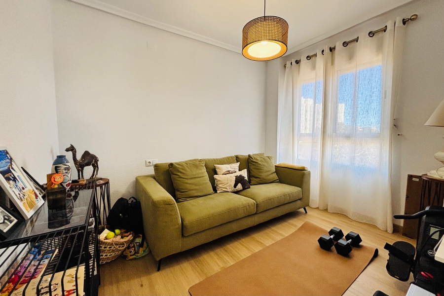 Resale - Lägenhet / Bungalow  - Alicante - Arenales del Sol