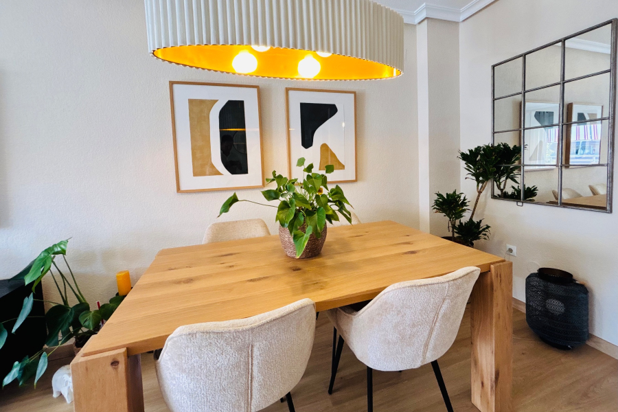 Resale - Lägenhet / Bungalow  - Alicante - Arenales del Sol