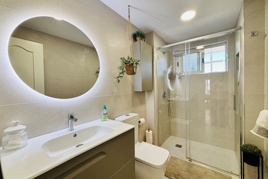 Resale - Lägenhet / Bungalow  - Alicante - Arenales del Sol