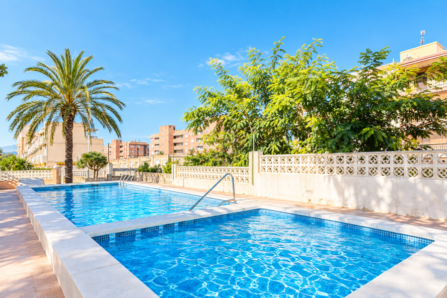 Resale - Lägenhet / Bungalow  - Alicante - Arenales del Sol