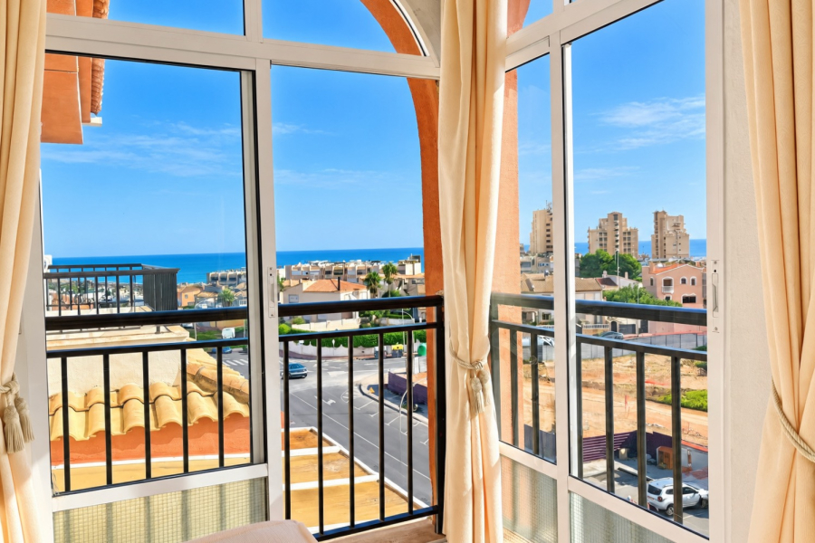 Resale - Apartment/Bungalow - Torrevieja  - Aguas Nuevas
