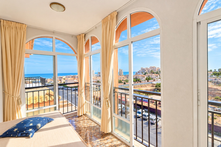 Resale - Apartment/Bungalow - Torrevieja  - Aguas Nuevas