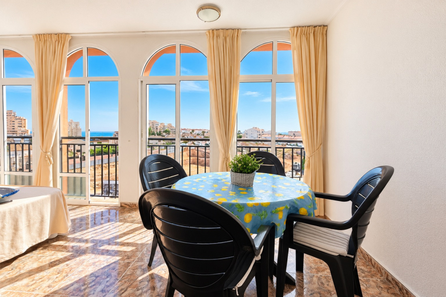 Resale - Apartment/Bungalow - Torrevieja  - Aguas Nuevas