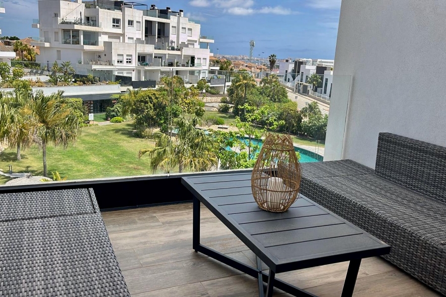 Resale - Lägenhet / Bungalow  - Torrevieja  - Los Altos